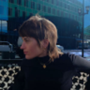 Meet your Posher, Adela